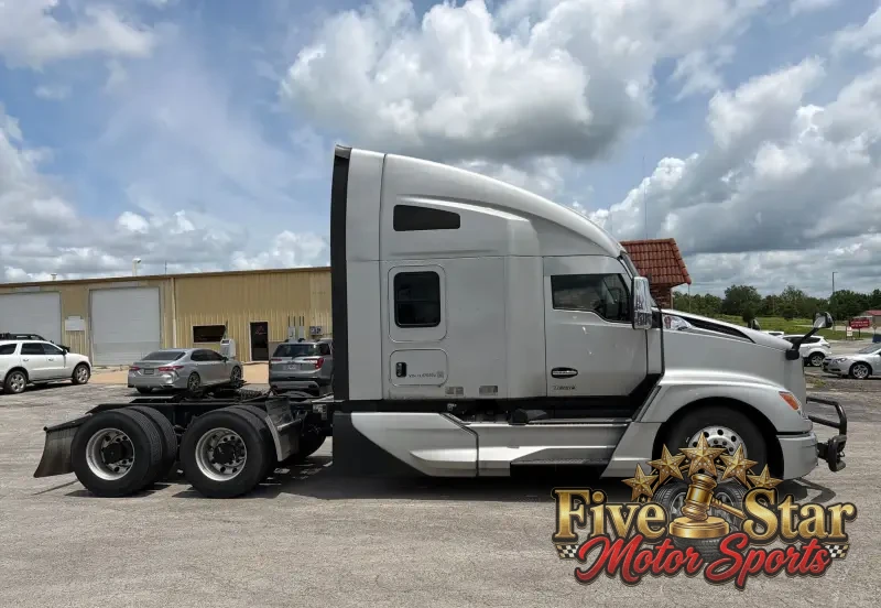 2022 Kenworth T680 photo 4