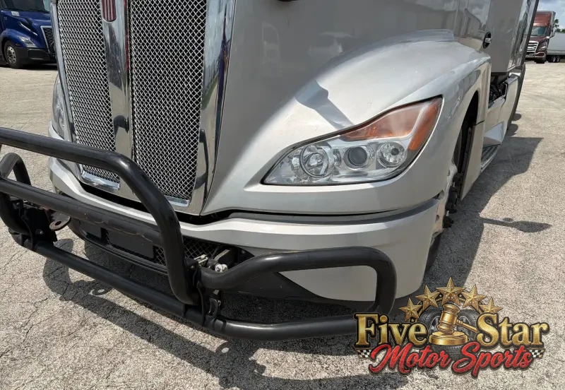 2022 Kenworth T680 photo 10