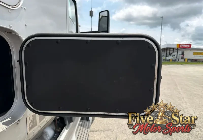 2022 Kenworth T680 photo 21