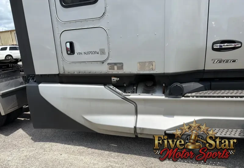 2022 Kenworth T680 photo 18
