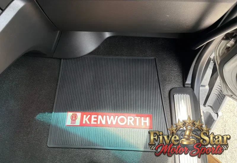 2022 Kenworth T680 photo 75