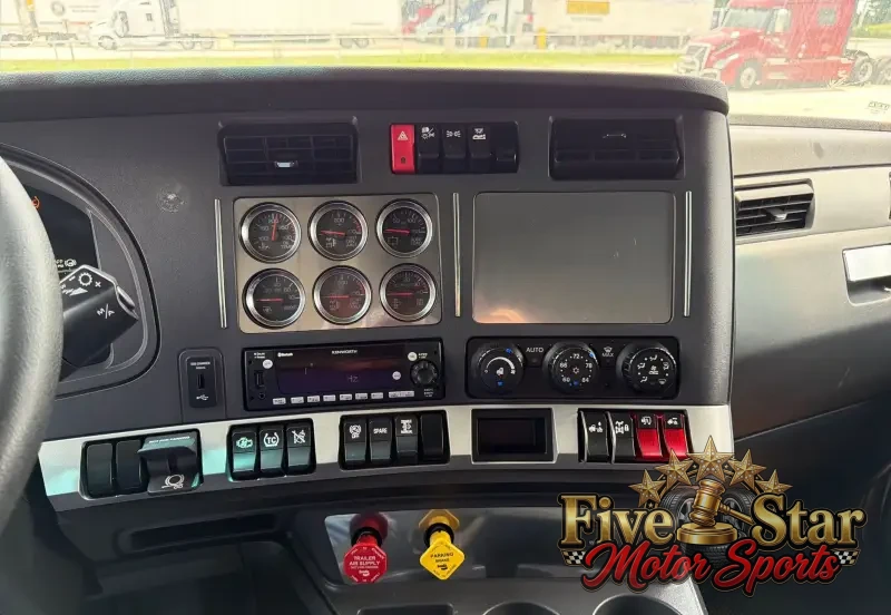 2022 Kenworth T680 photo 65