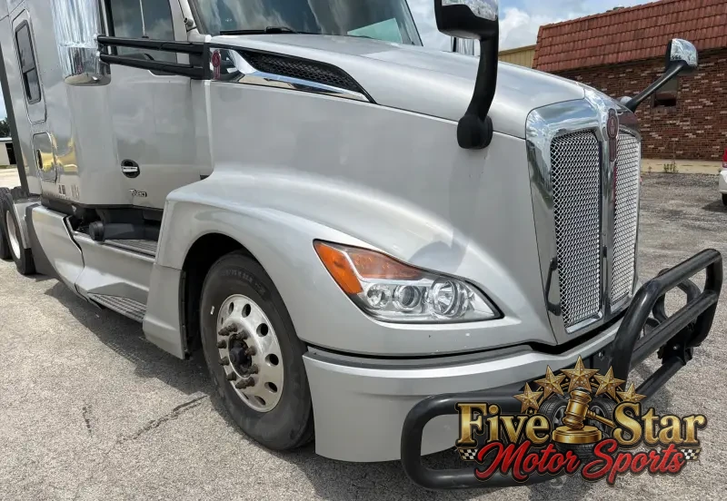 2022 Kenworth T680 photo 16