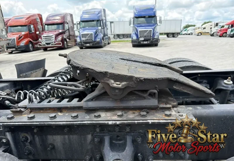 2022 Kenworth T680 photo 37