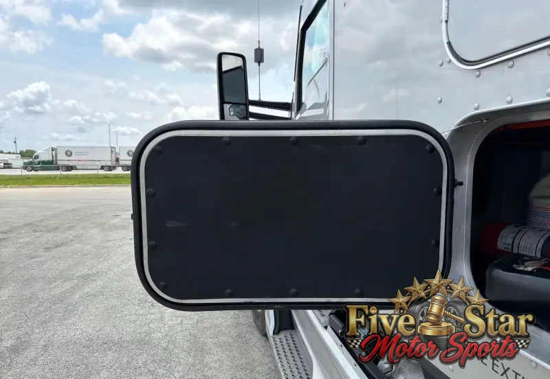 2022 Kenworth T680 photo 45