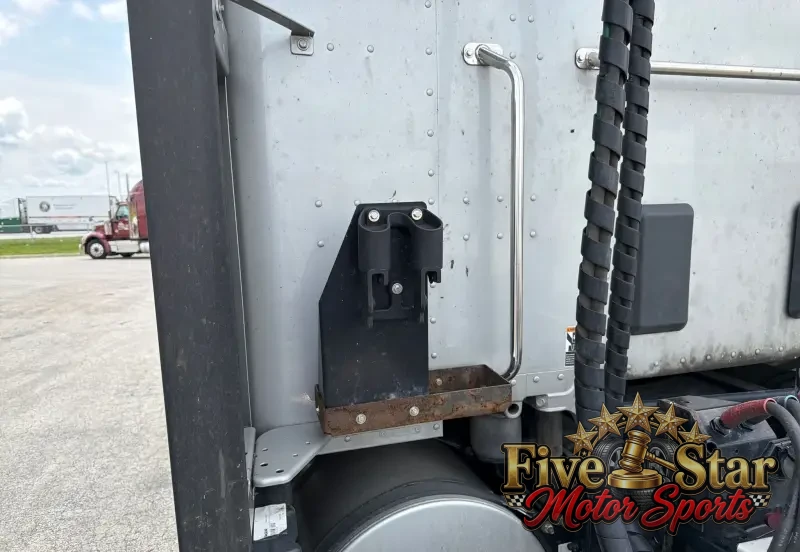 2022 Kenworth T680 photo 39