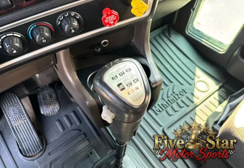 2022 Kenworth W900 photo 40