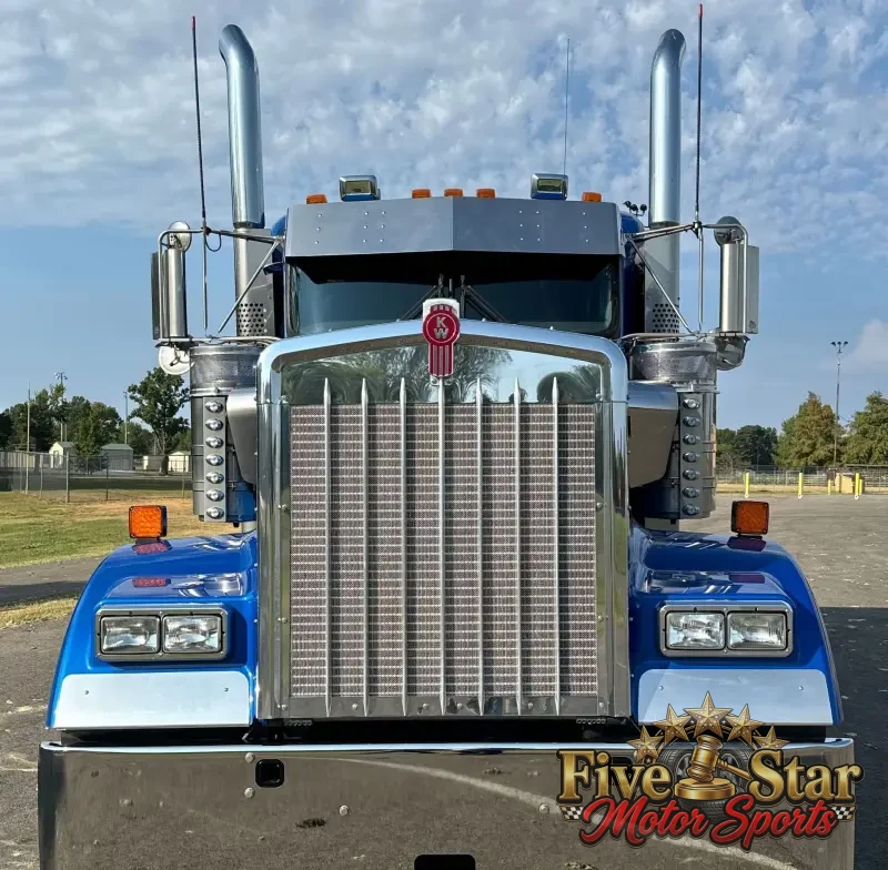 2022 Kenworth W900 photo 2