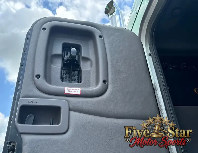 2021 Peterbilt 389 photo 44