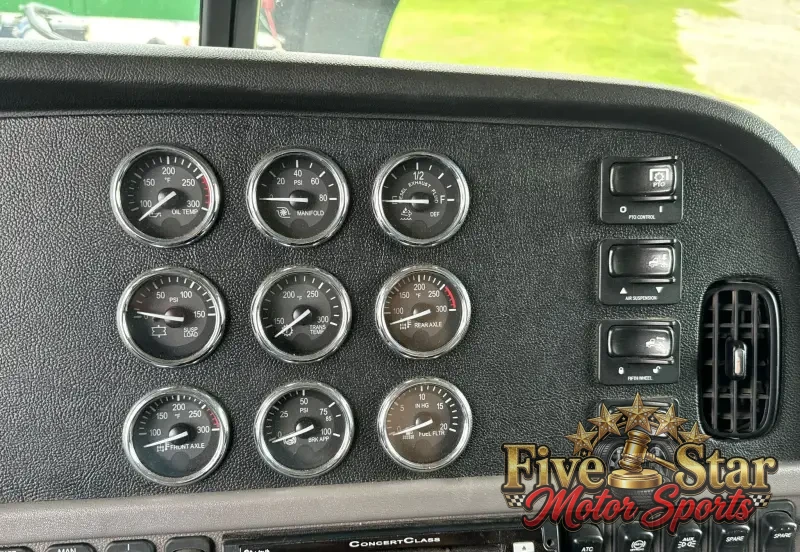 2021 Peterbilt 389 photo 38