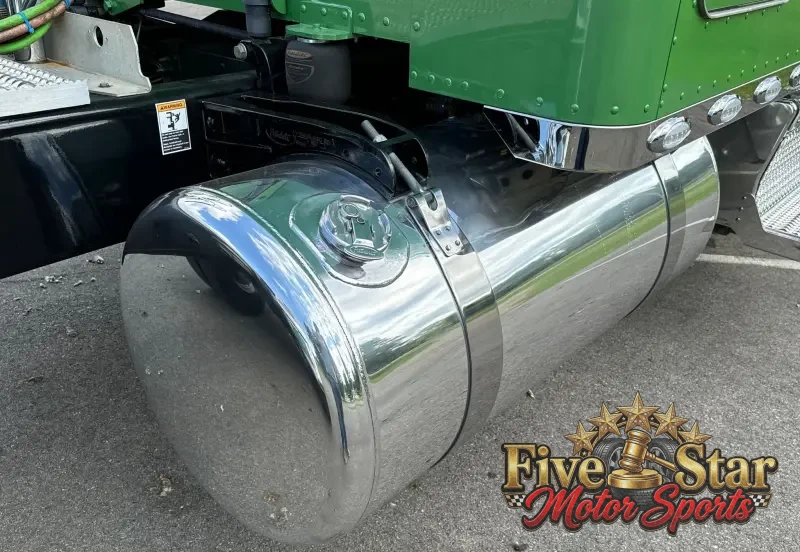 2021 Peterbilt 389 photo 20