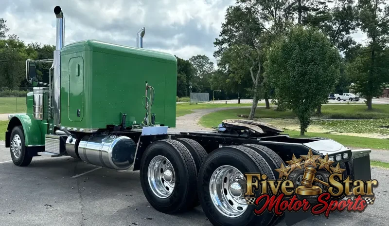 2021 Peterbilt 389 photo 7