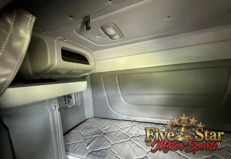 2021 Peterbilt 389 photo 49