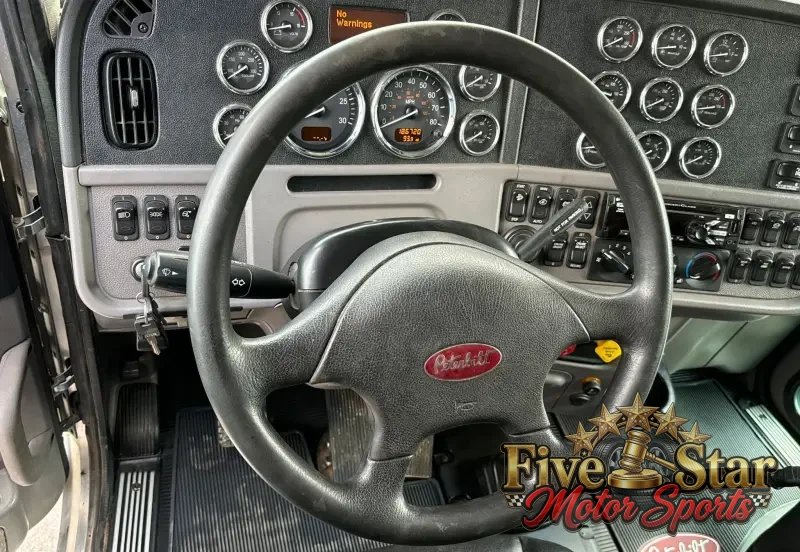 2021 Peterbilt 389 photo 34