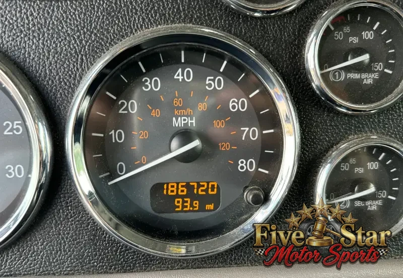 2021 Peterbilt 389 photo 36