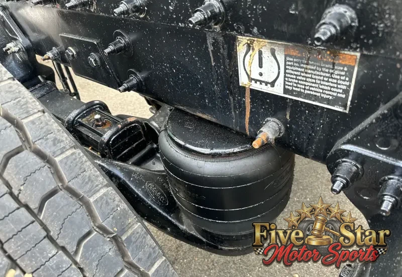 2021 Peterbilt 389 photo 24
