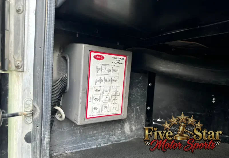 2021 Peterbilt 389 photo 42