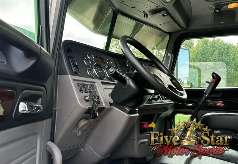 2021 Peterbilt 389 photo 33