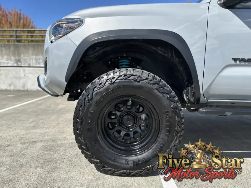 2021 Toyota Tacoma Double Cab TRD Off-Road photo 21