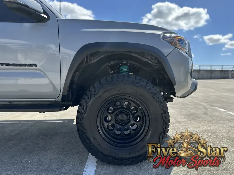 2021 Toyota Tacoma Double Cab TRD Off-Road photo 2
