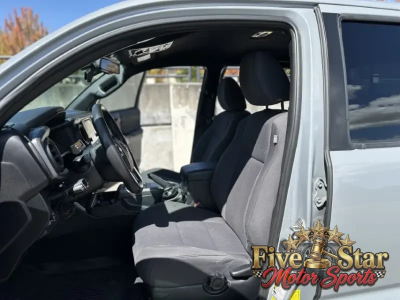 2021 Toyota Tacoma Double Cab TRD Off-Road photo 17