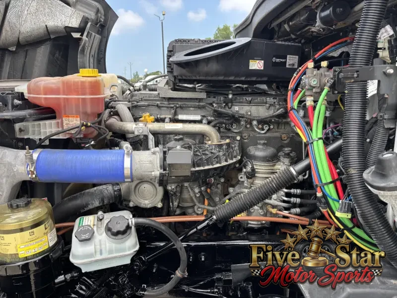 2021  Freightliner  CASCADIA 126 photo 18