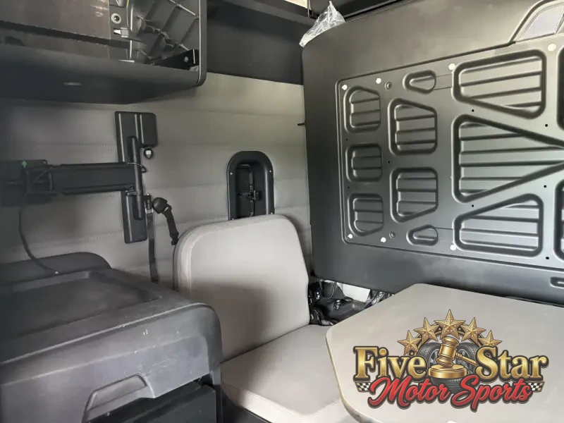 2021  Freightliner  CASCADIA 126 photo 10