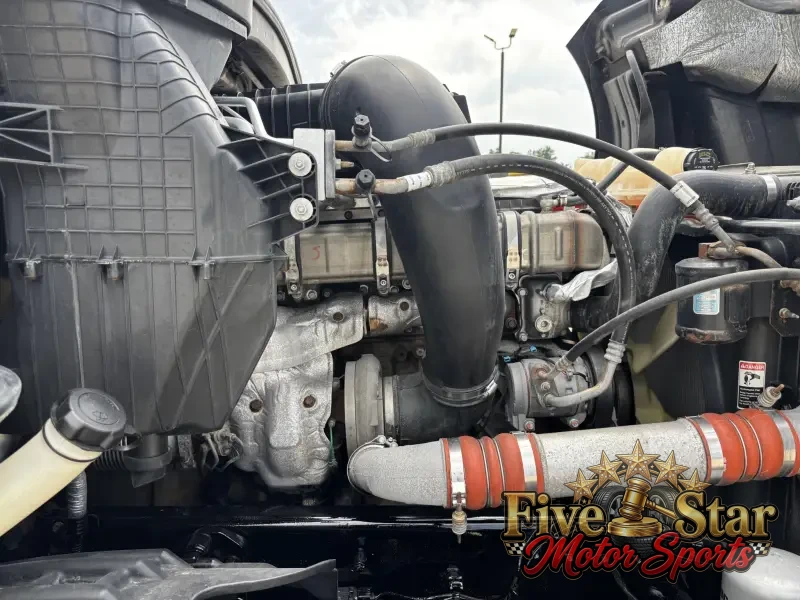 2021  Freightliner  CASCADIA 126 photo 17