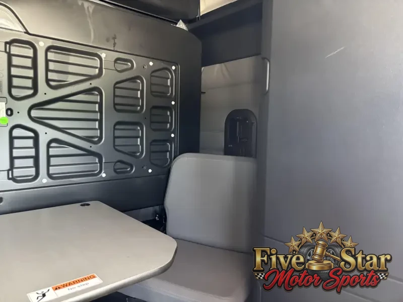 2021  Freightliner  CASCADIA 126 photo 9