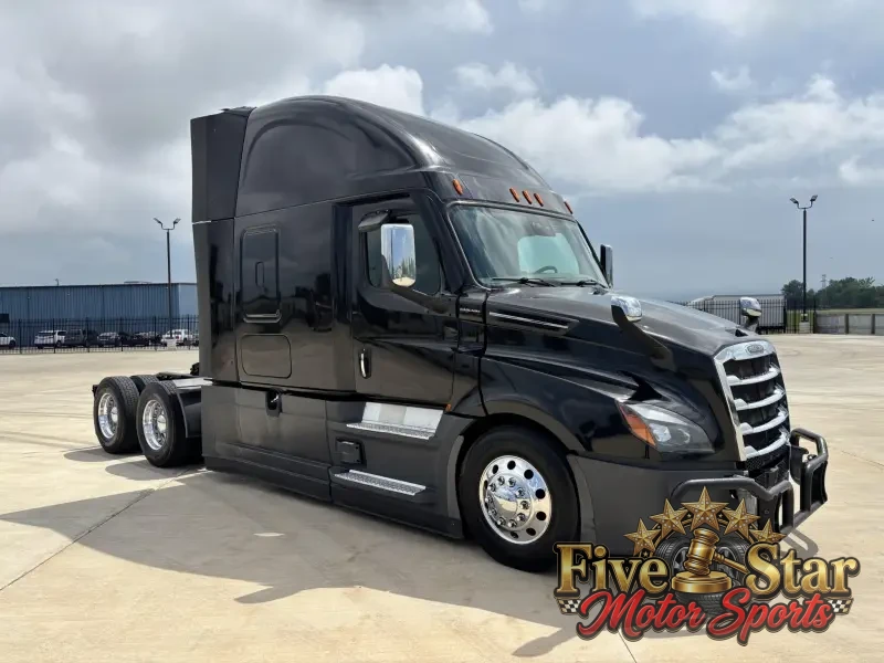 2021  Freightliner  CASCADIA 126 photo 21