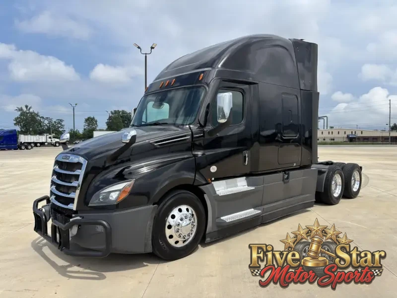 2021  Freightliner  CASCADIA 126 photo 1