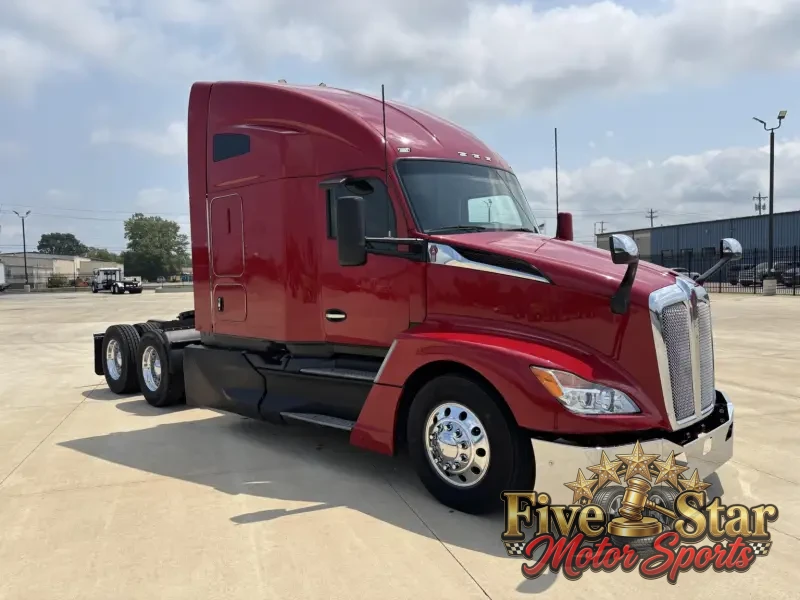 2022 Kenworth T680 Sleeper photo 18