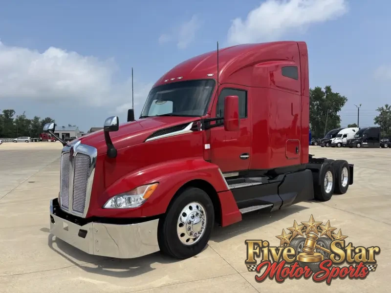 2022 Kenworth T680 Sleeper photo 1