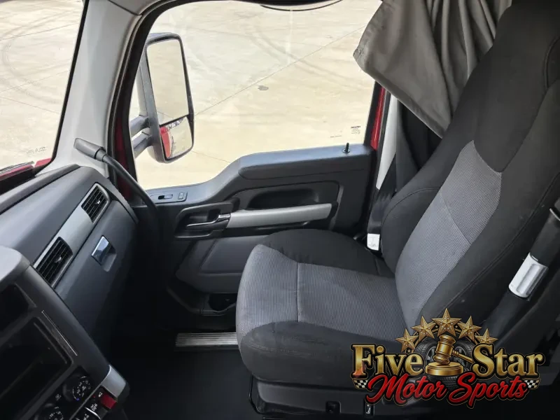 2022 Kenworth T680 Sleeper photo 11