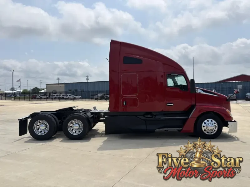 2022 Kenworth T680 Sleeper photo 19