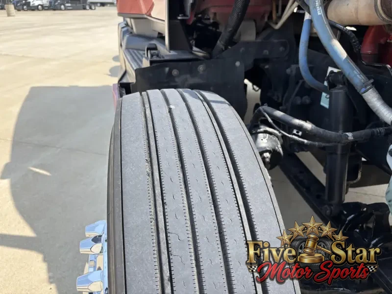2022 Kenworth T680 Sleeper photo 4