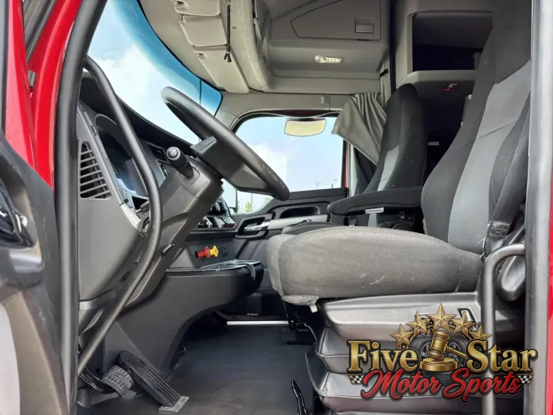 2022 Kenworth T680 Sleeper photo 15