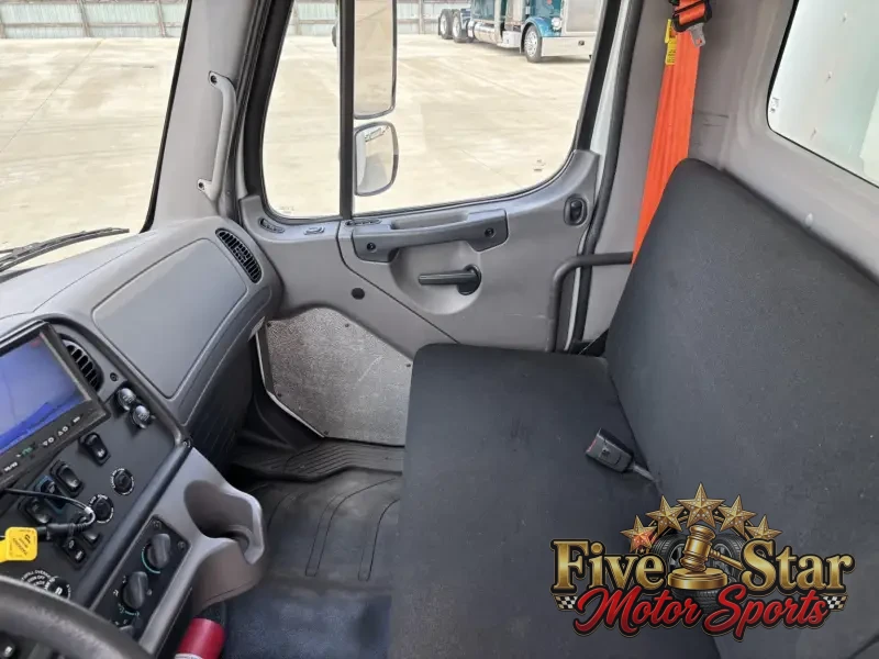 2020 Freightliner Business M2 106 photo 6