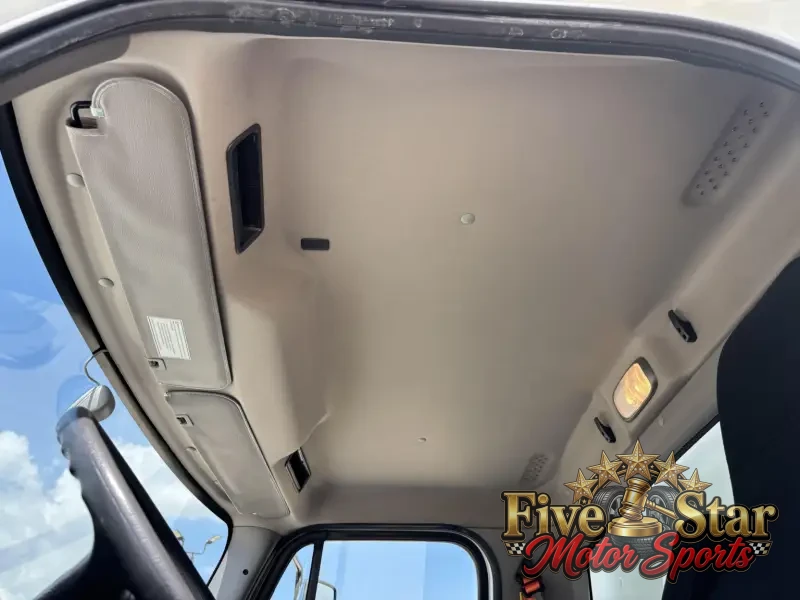 2020 Freightliner Business M2 106 photo 9