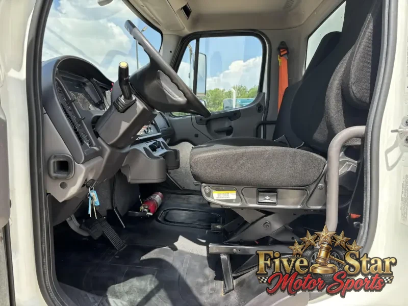 2020 Freightliner Business M2 106 photo 10