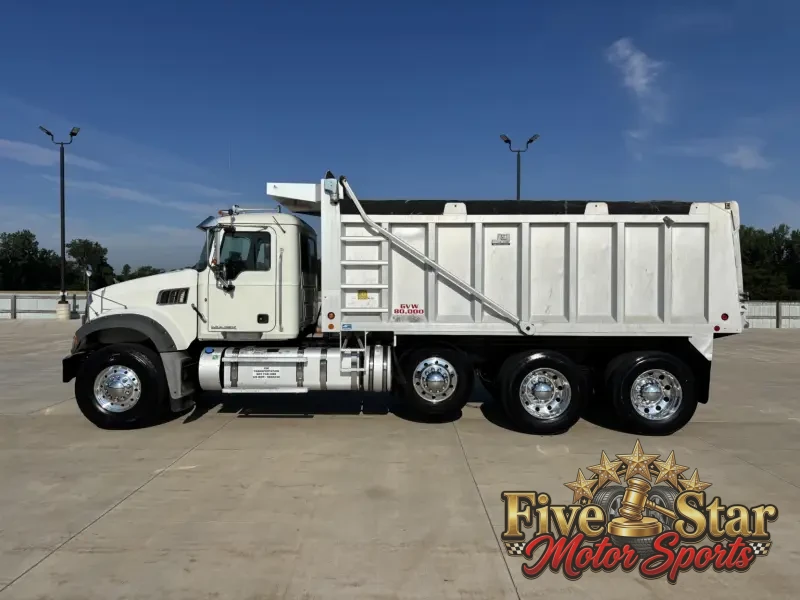 2013 Mack Granite GU713 Dump Truck photo 2