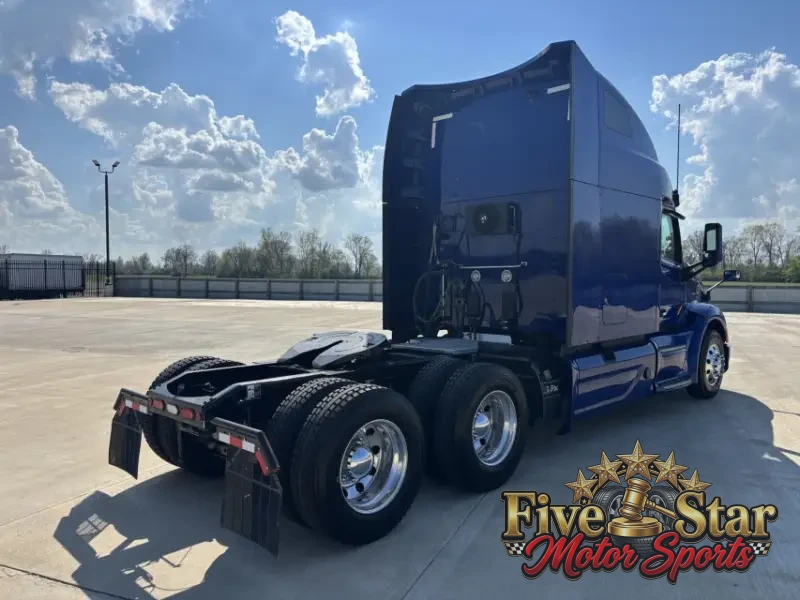2022 Peterbilt 579 photo 4
