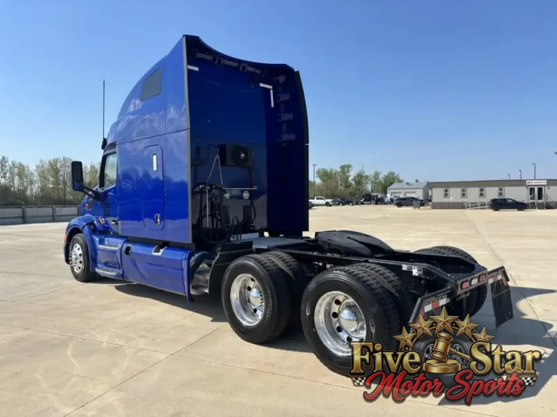 2022 Peterbilt 579 photo 3