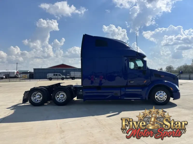 2022 Peterbilt 579 photo 5