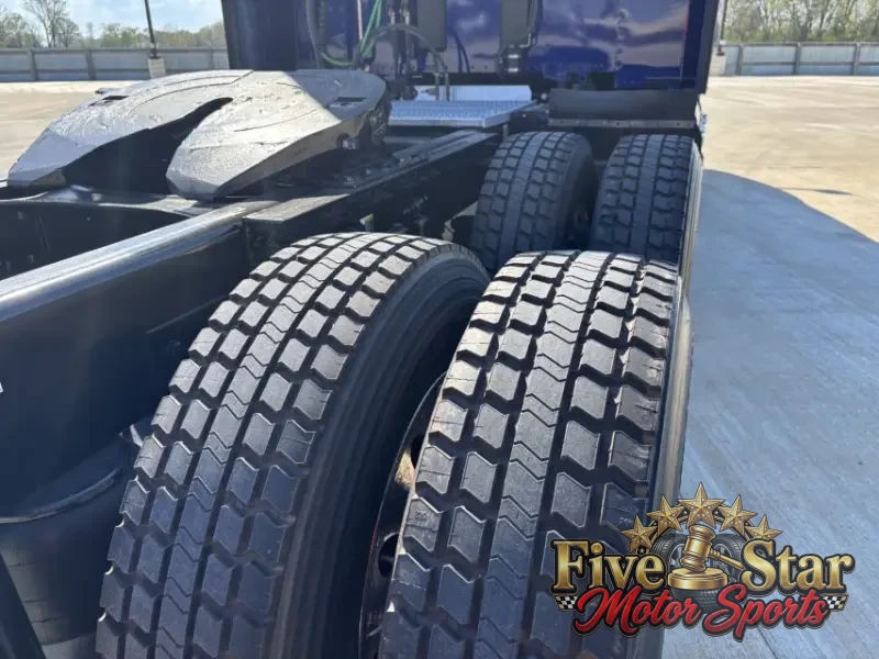 2022 Peterbilt 579 photo 23