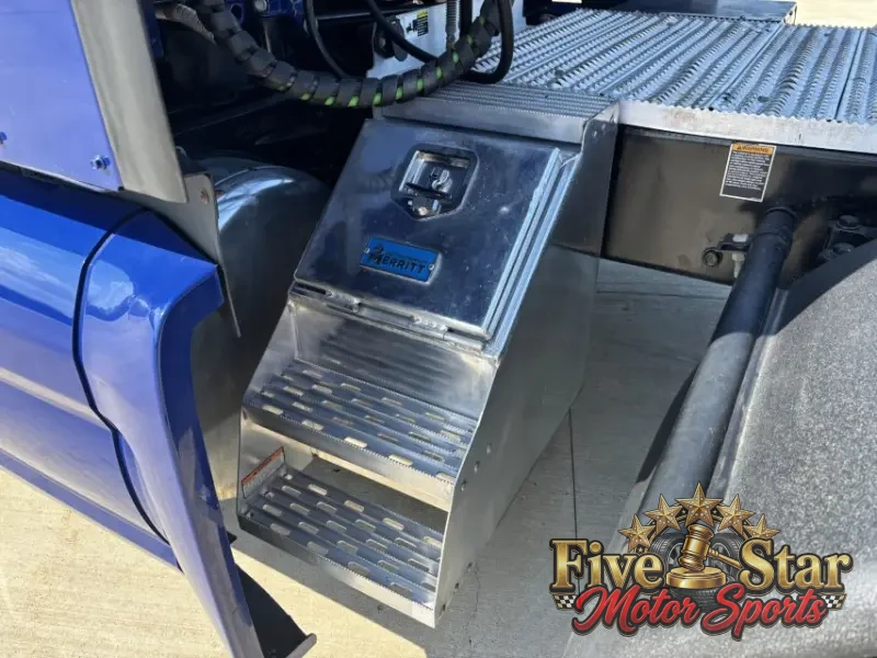 2022 Peterbilt 579 photo 8