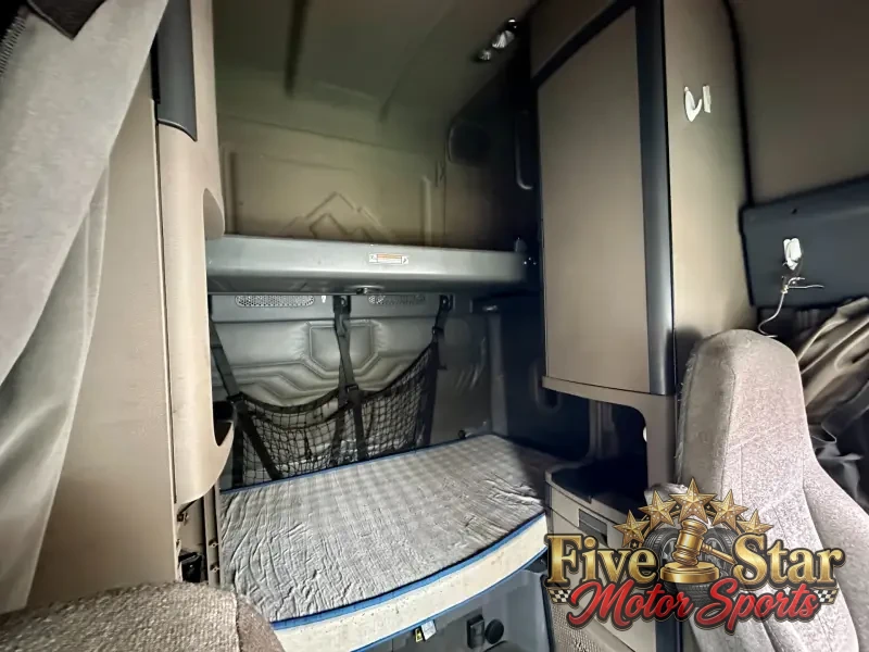 2018 Freightliner Cascadia 125 Evolution Sleeper photo 21