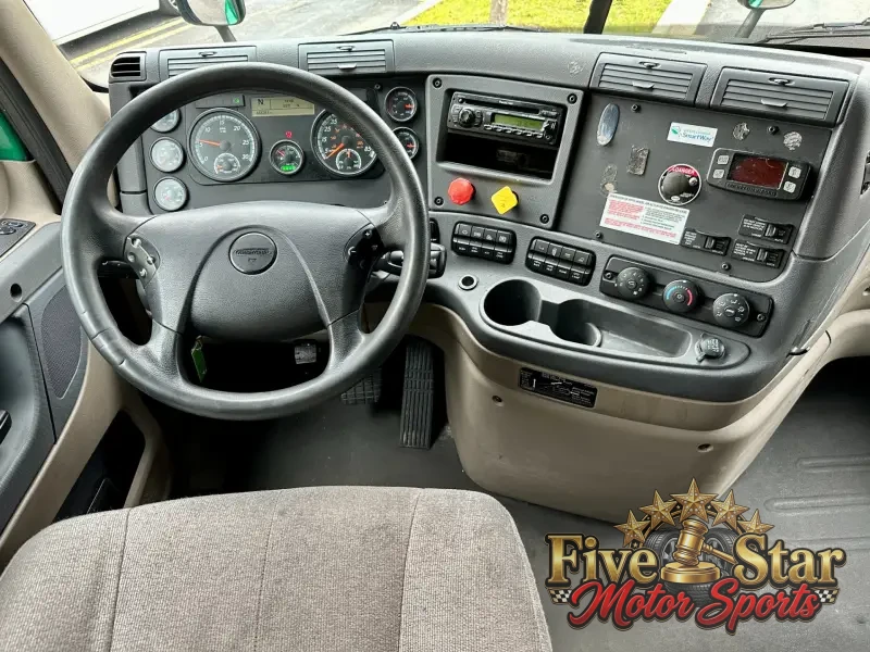 2018 Freightliner Cascadia 125 Evolution Sleeper photo 38