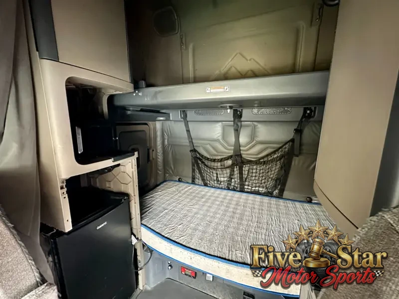 2018 Freightliner Cascadia 125 Evolution Sleeper photo 22