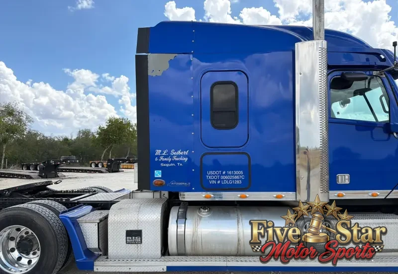 2020 Freightliner Coronado glider kit photo 16